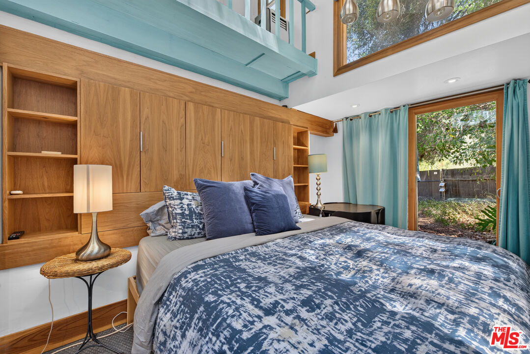1738 Topanga Skyline Dr