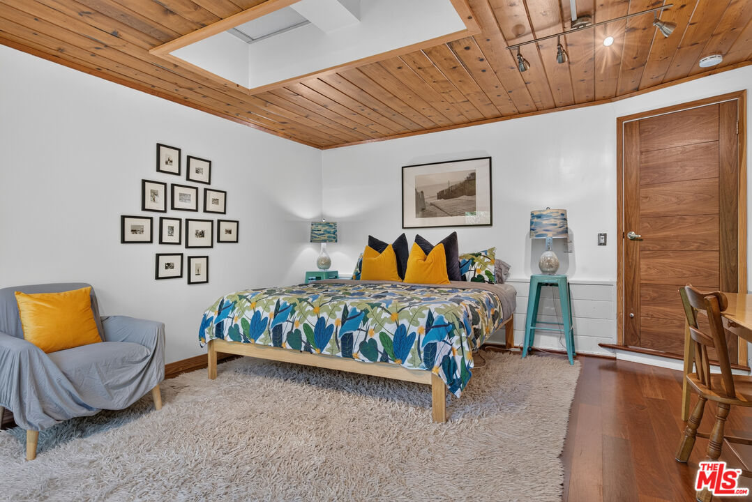 1738 Topanga Skyline Dr