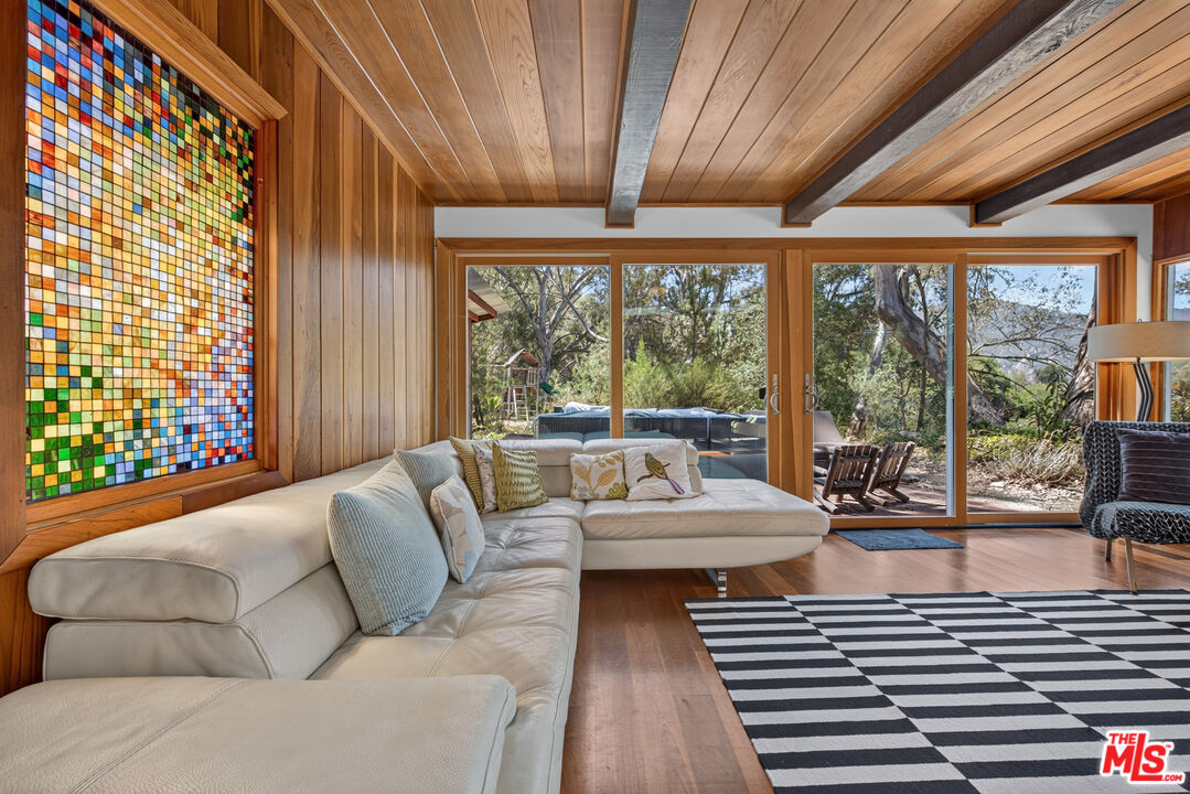 1738 Topanga Skyline Dr