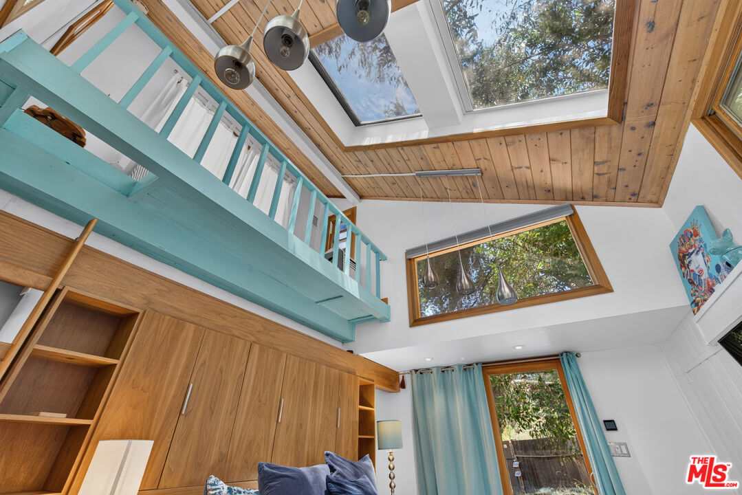 1738 Topanga Skyline Dr
