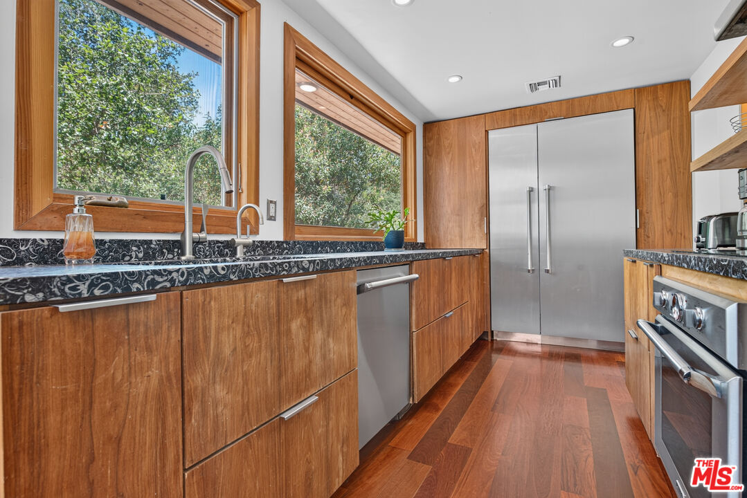1738 Topanga Skyline Dr
