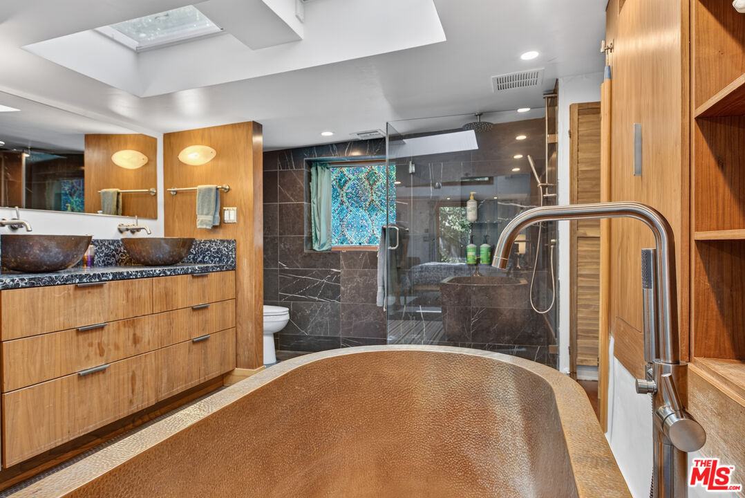 1738 Topanga Skyline Dr