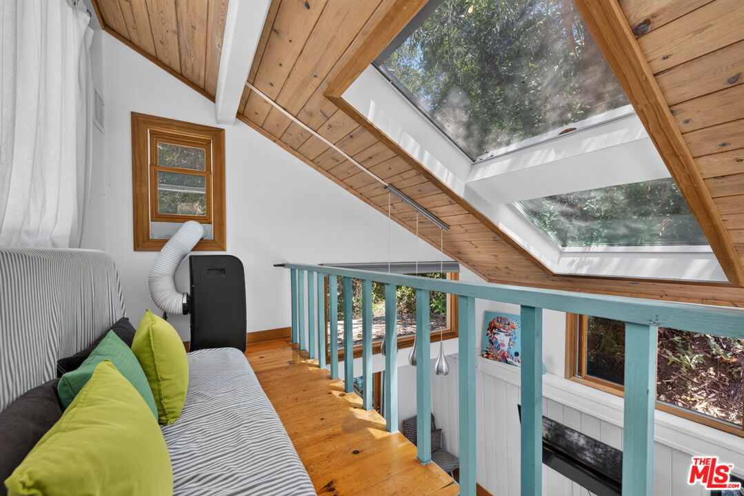 1738 Topanga Skyline Dr