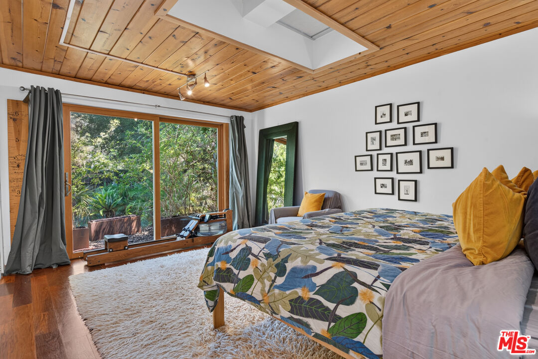 1738 Topanga Skyline Dr