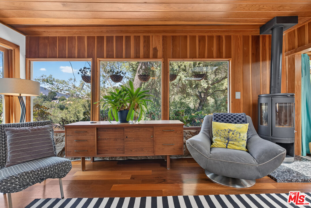 1738 Topanga Skyline Dr