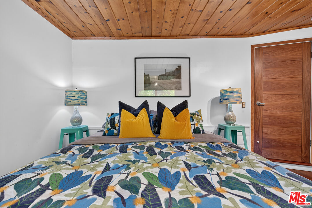 1738 Topanga Skyline Dr