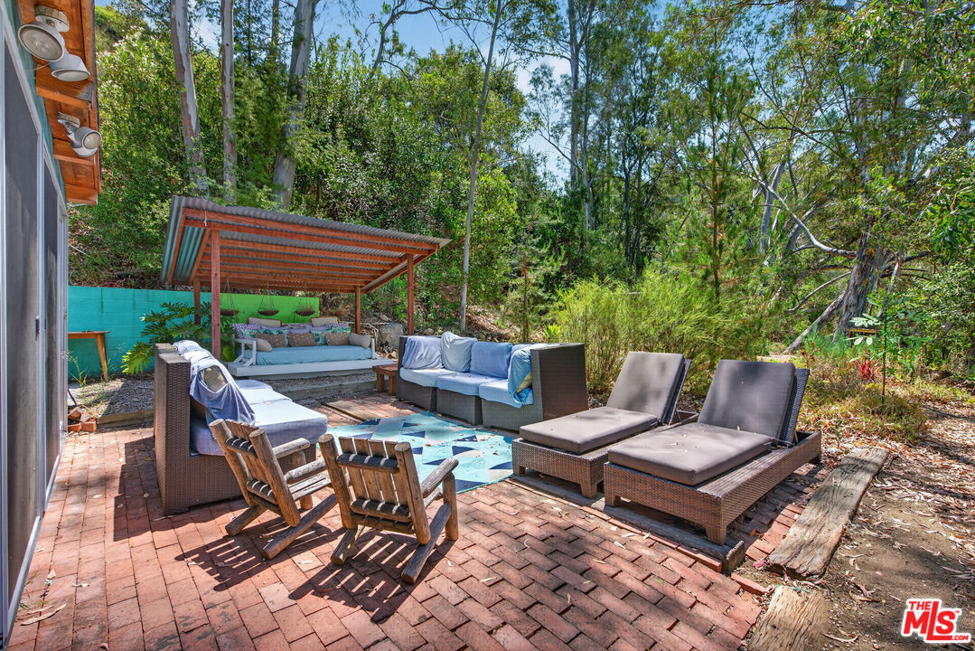 1738 Topanga Skyline Dr