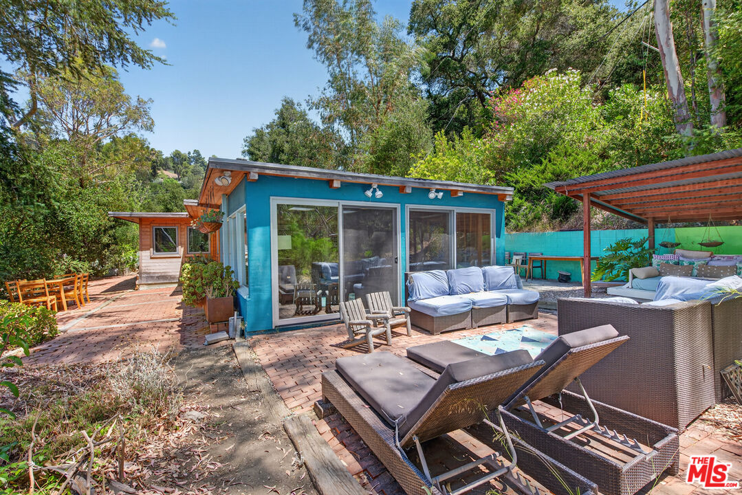 1738 Topanga Skyline Dr