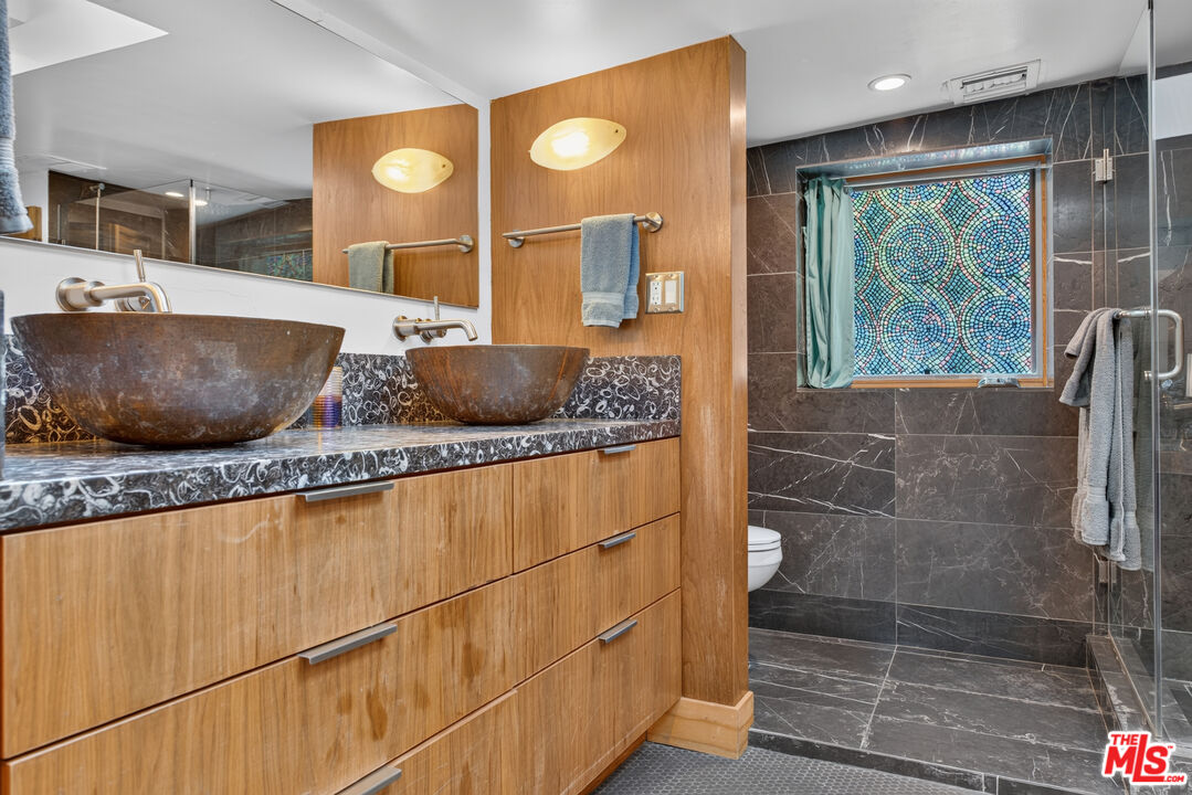 1738 Topanga Skyline Dr