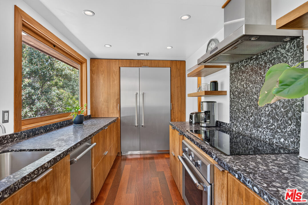 1738 Topanga Skyline Dr