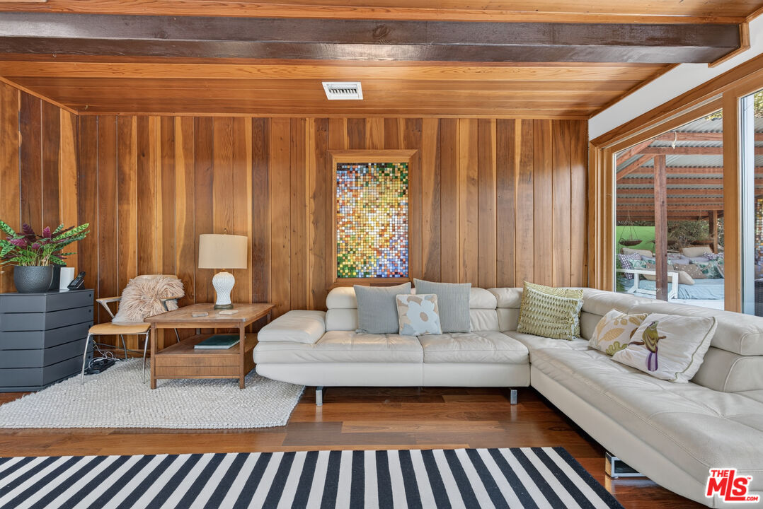 1738 Topanga Skyline Dr