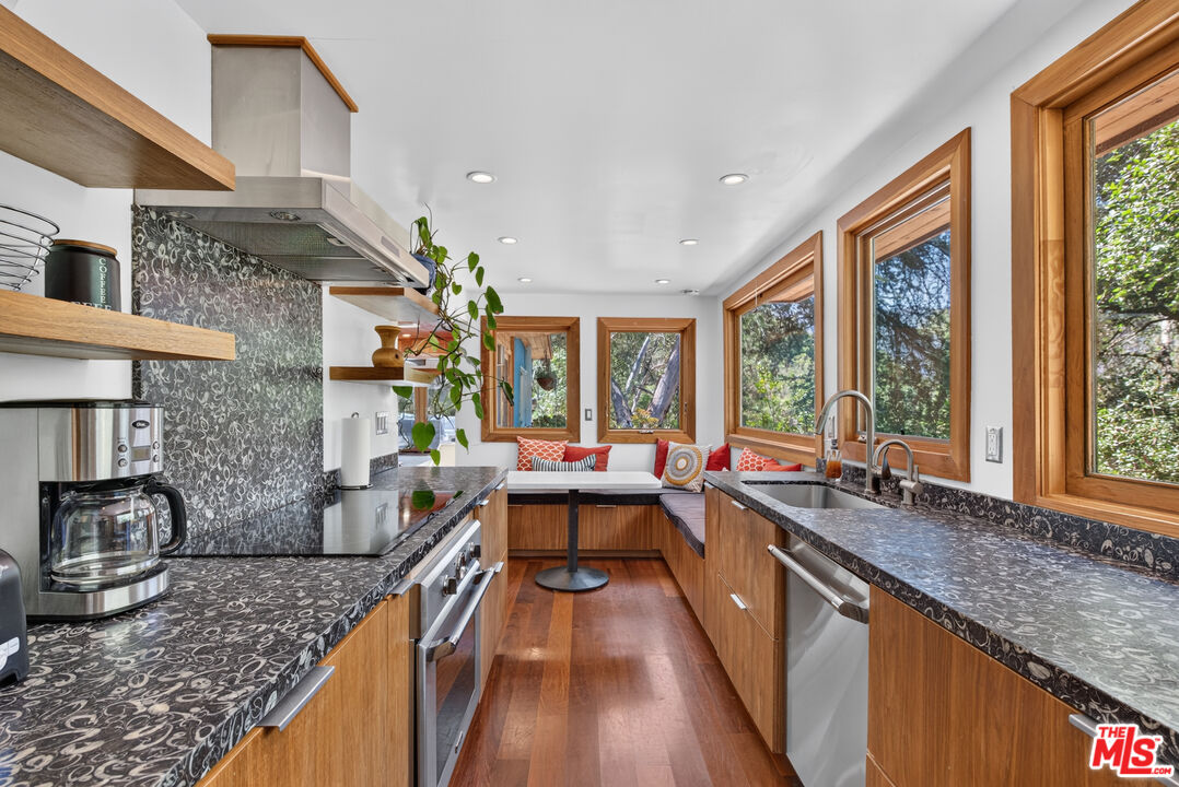 1738 Topanga Skyline Dr