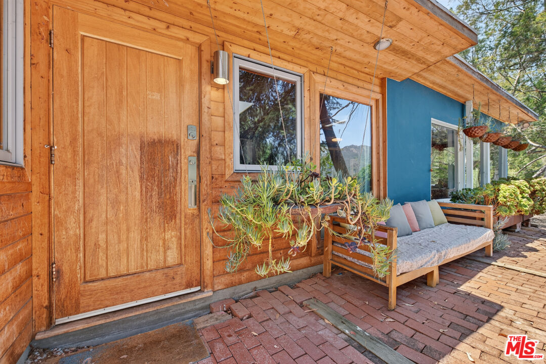 1738 Topanga Skyline Dr
