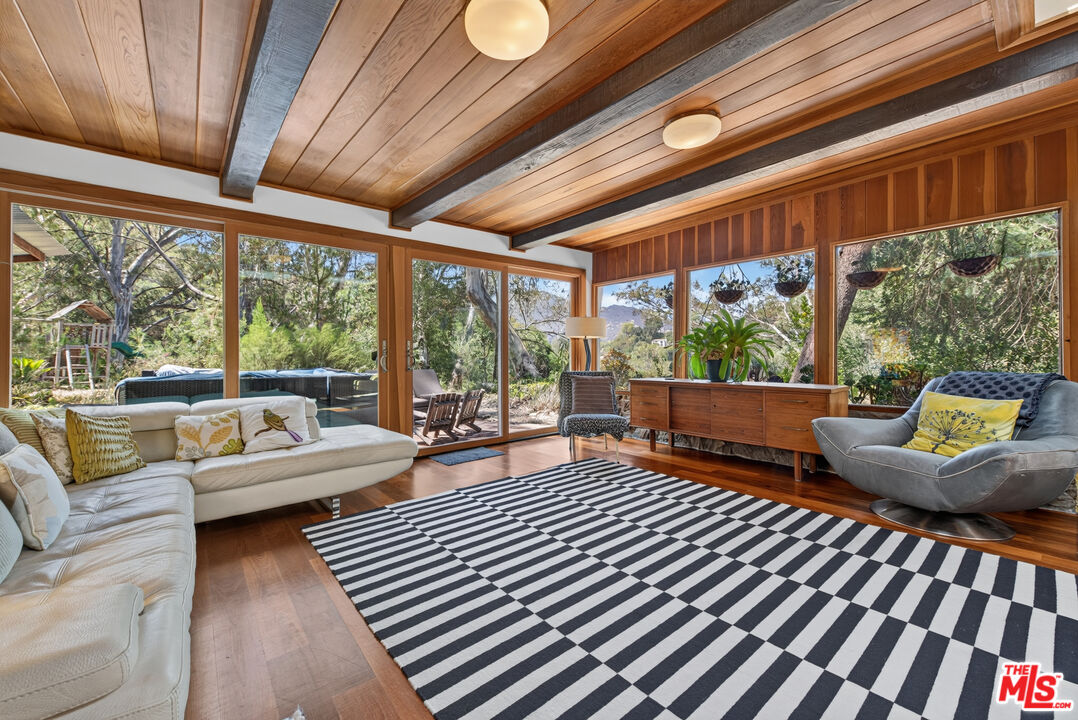 1738 Topanga Skyline Dr