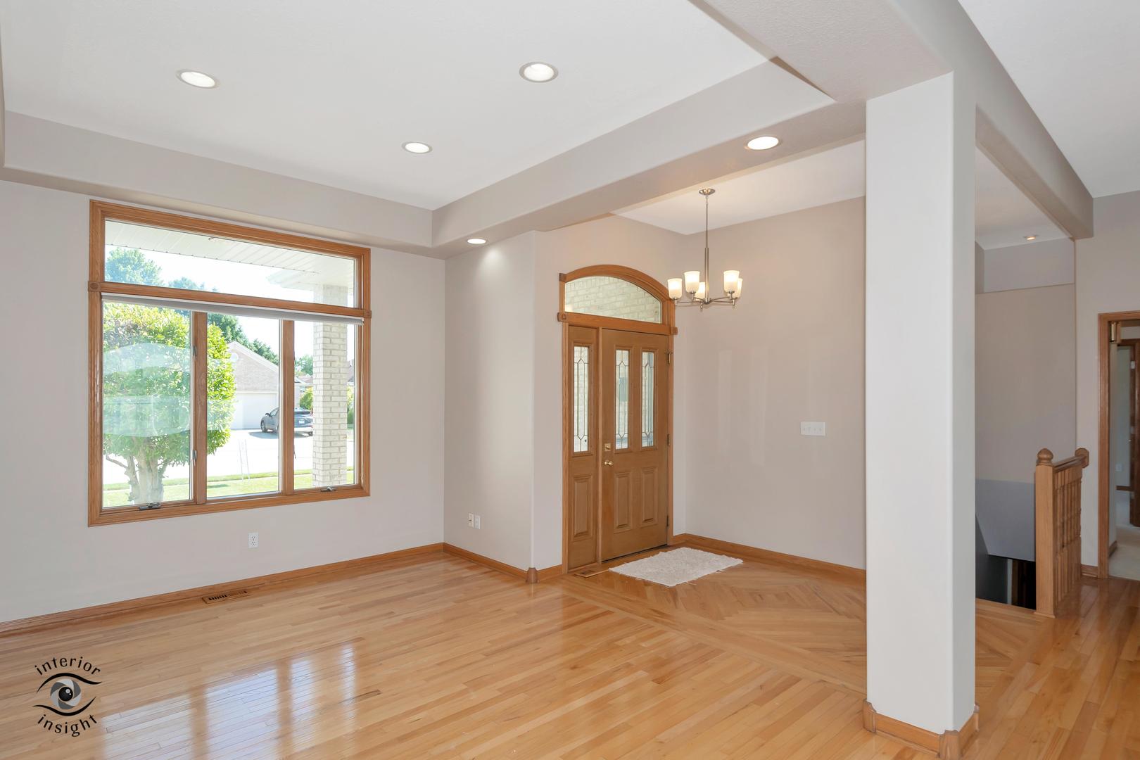 321 W Eighth Street