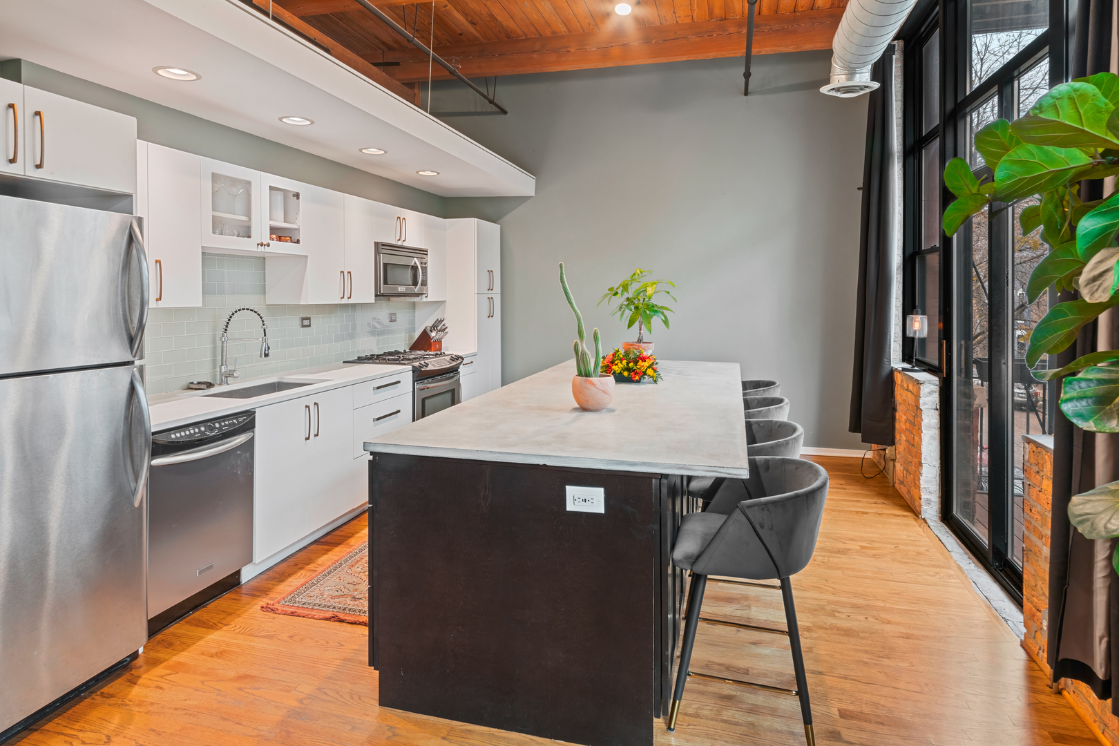 1259 N Wood Street Unit: 207