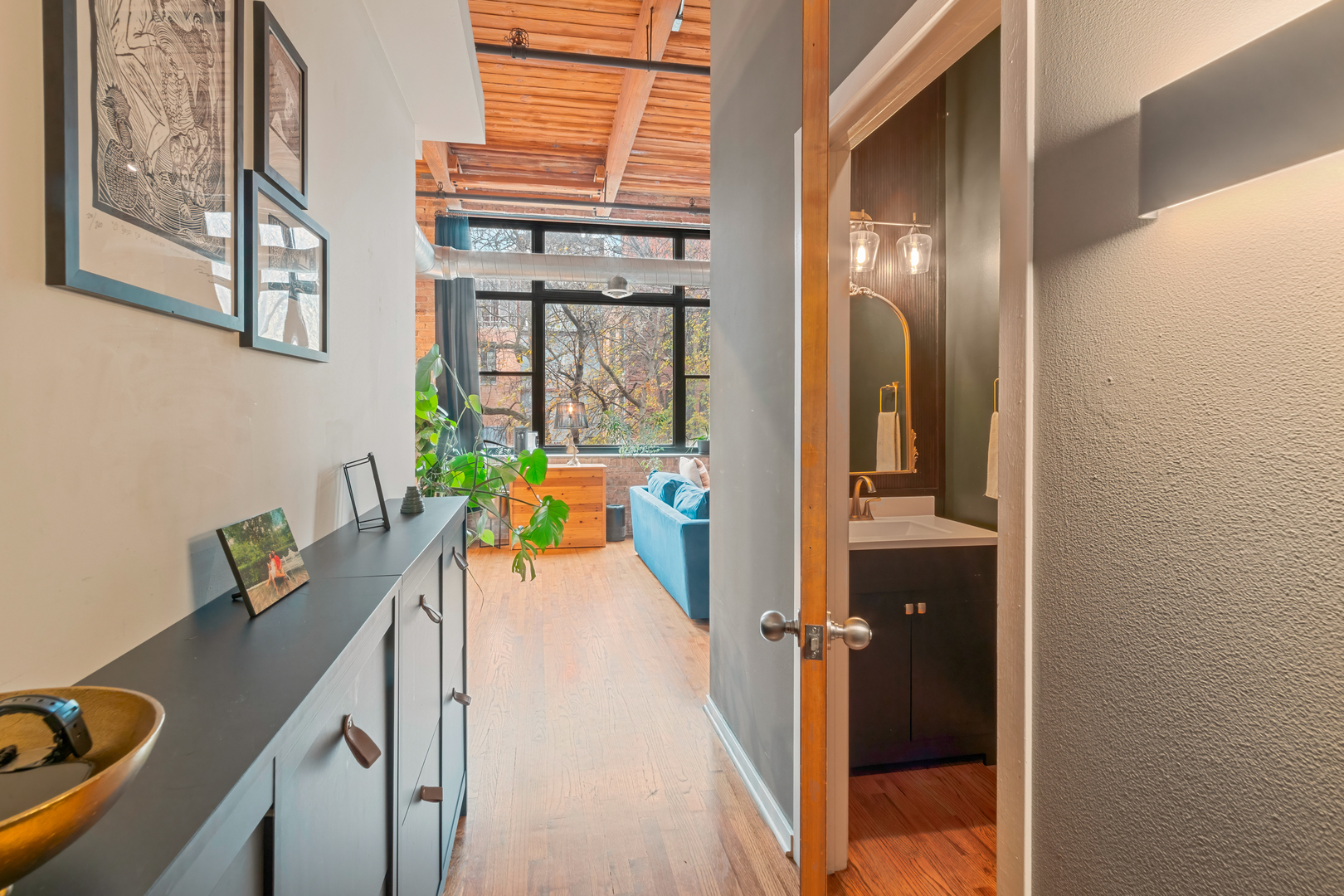 1259 N Wood Street Unit: 207