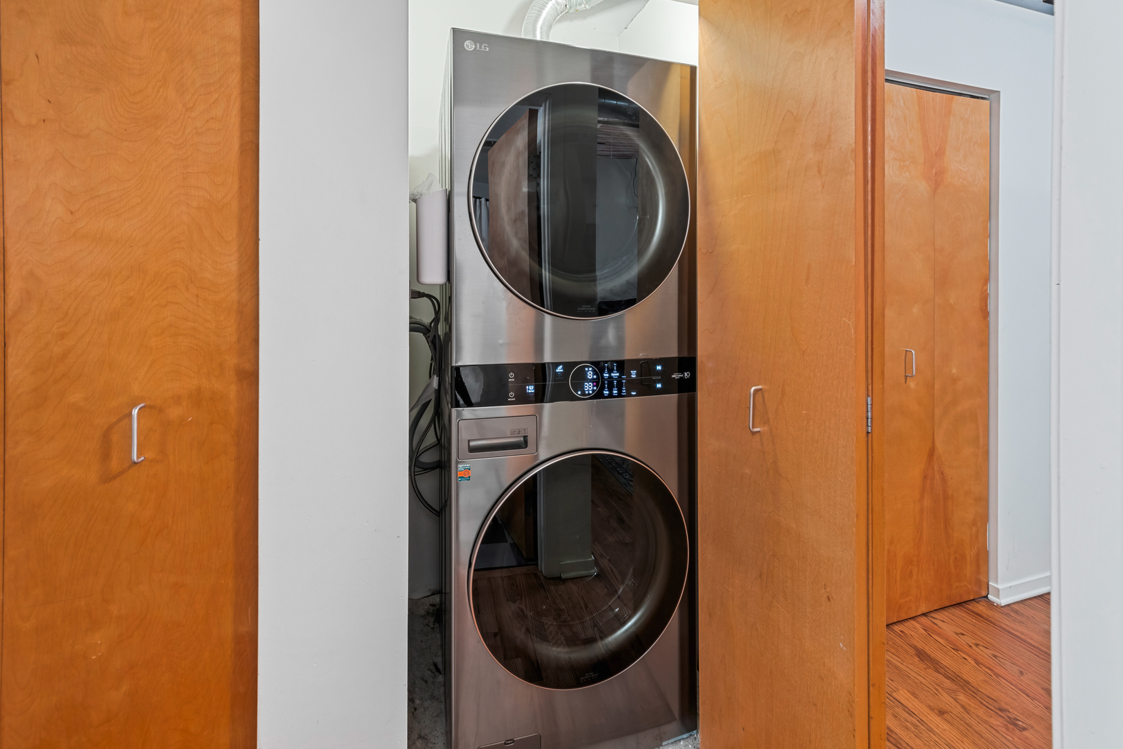 1259 N Wood Street Unit: 207