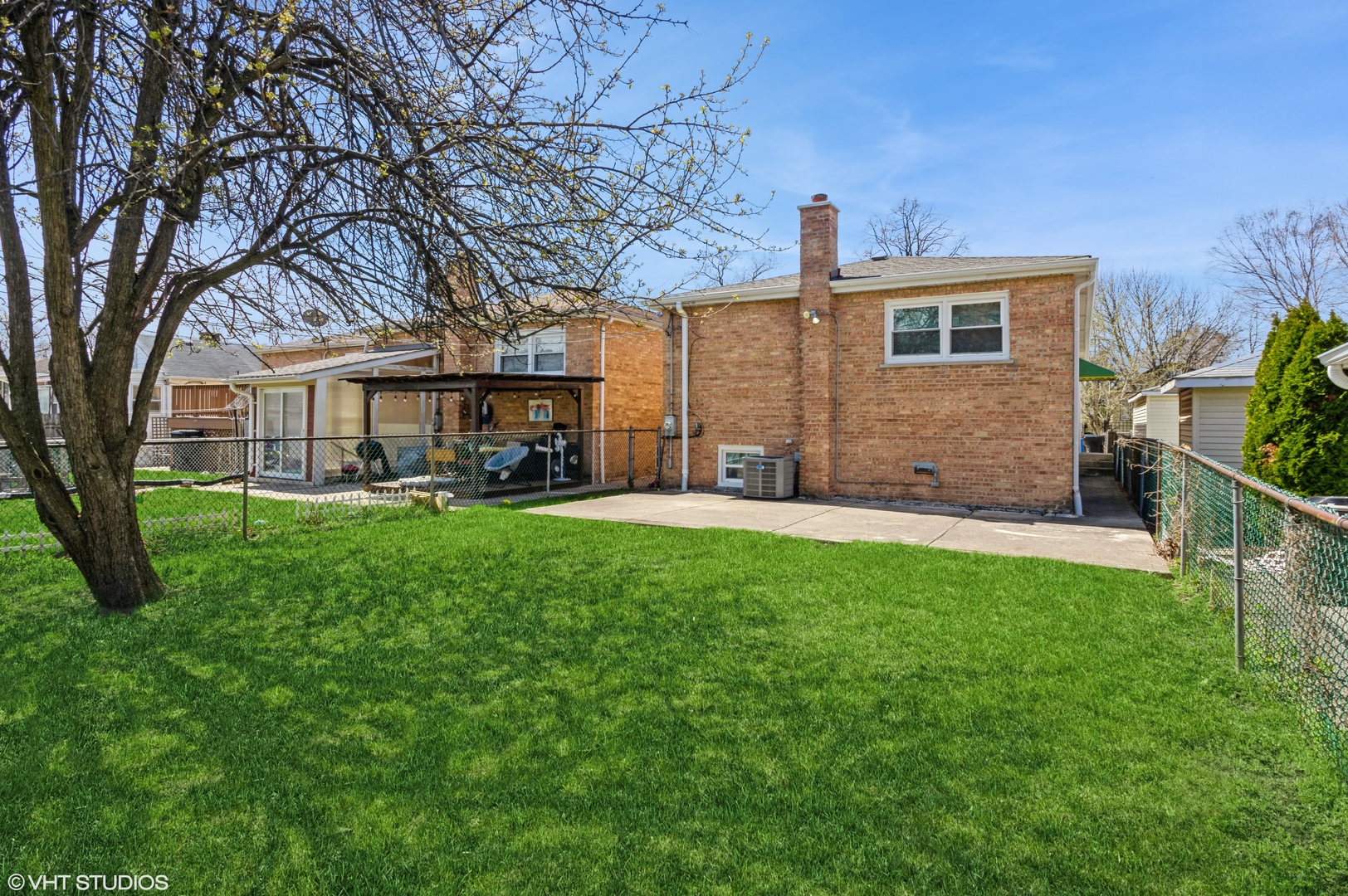 3533 N OCONTO Avenue