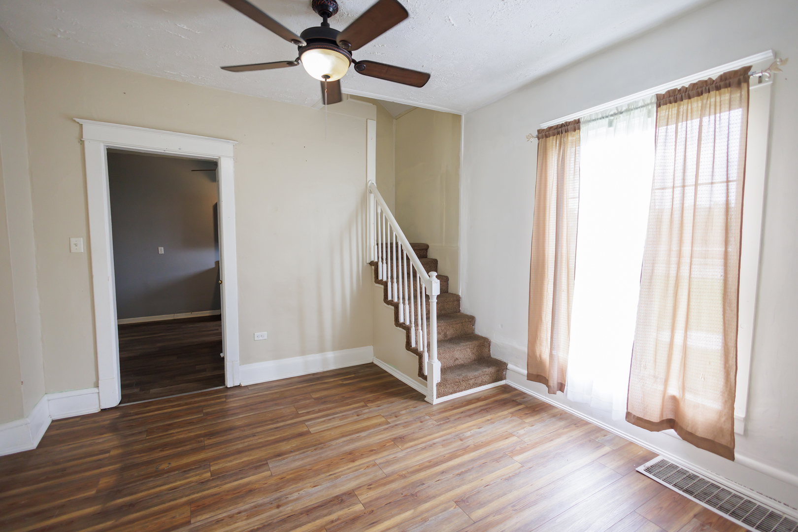 385 N 7th Avenue