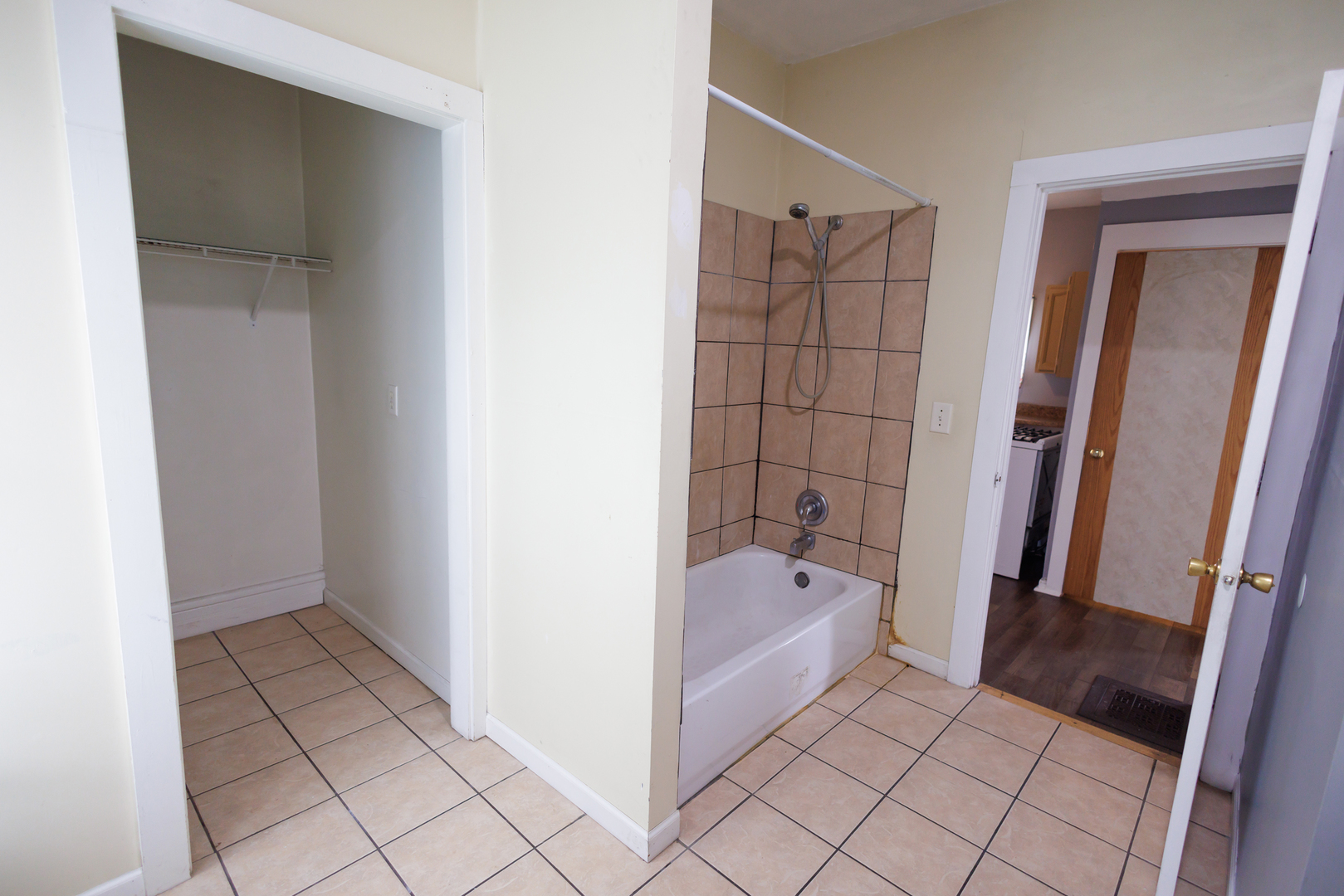 385 N 7th Avenue