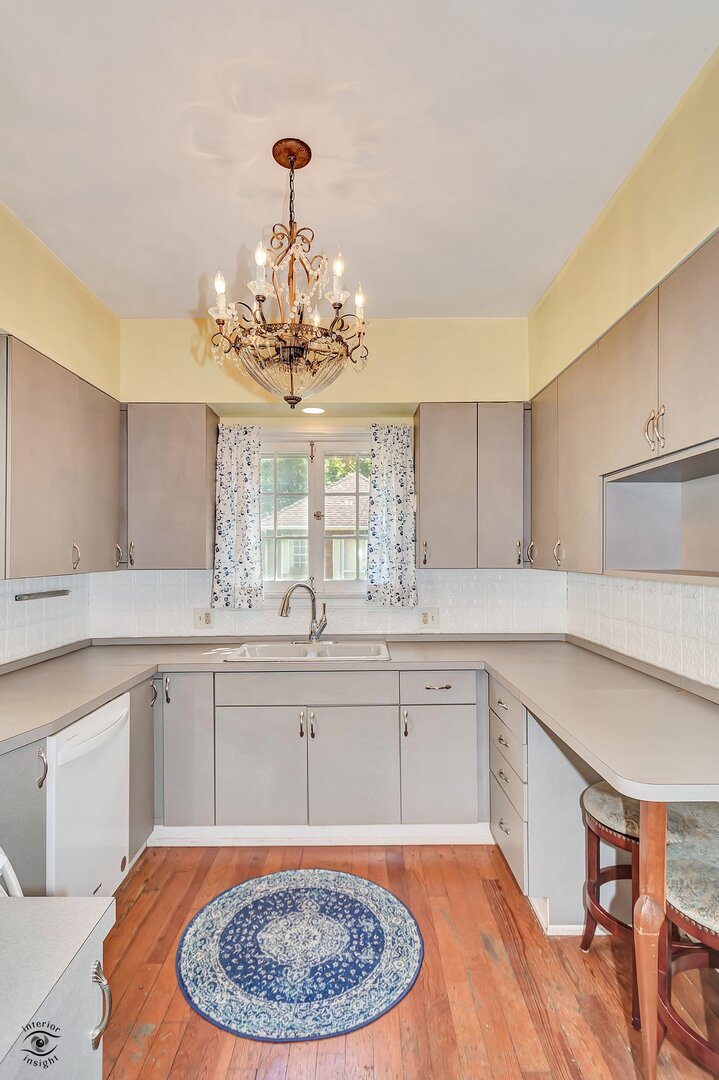 1096 S Wildwood Avenue