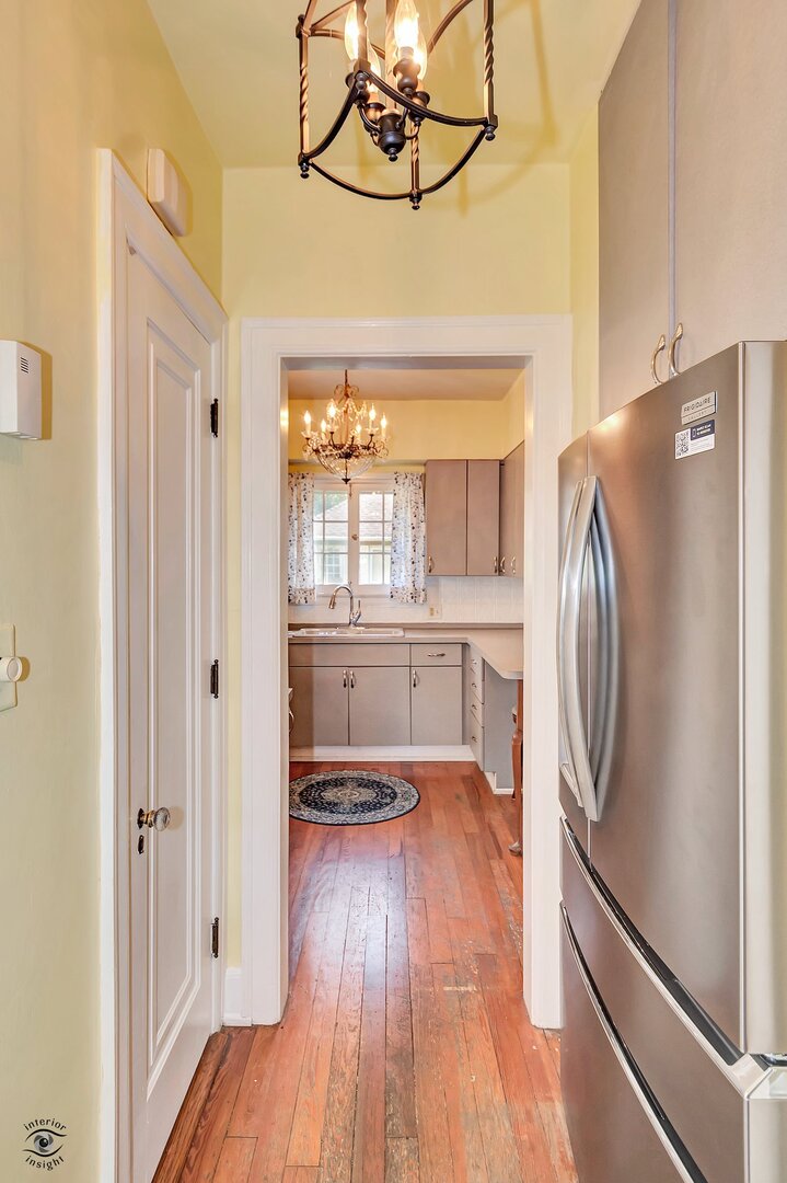 1096 S Wildwood Avenue