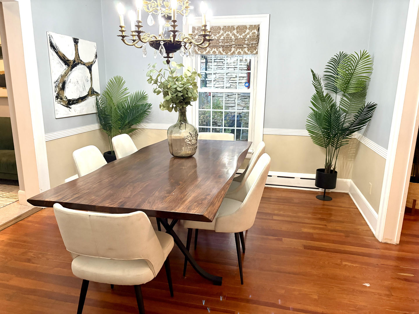 1096 S Wildwood Avenue