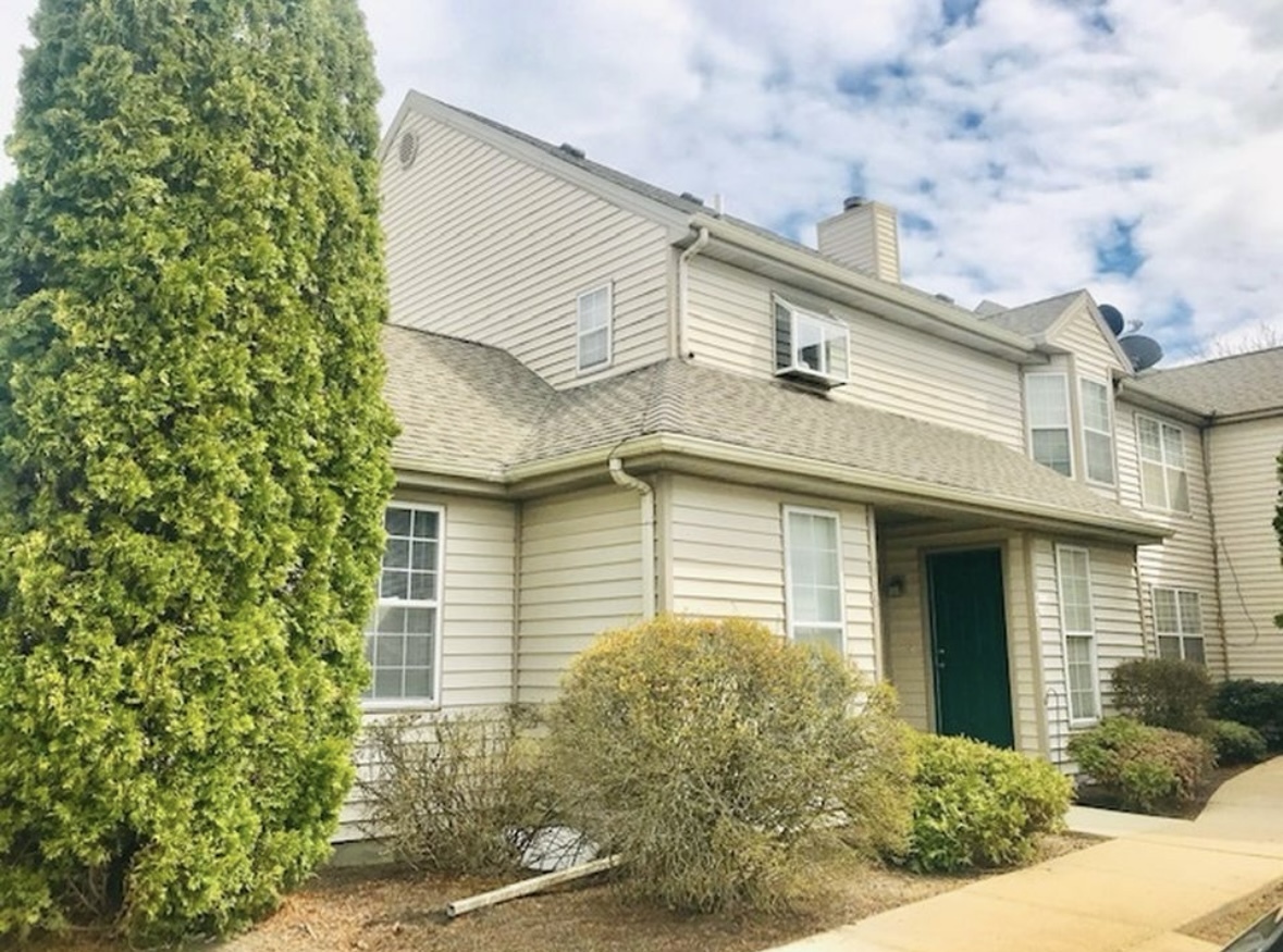 106 Chesterfield Court Unit: 106