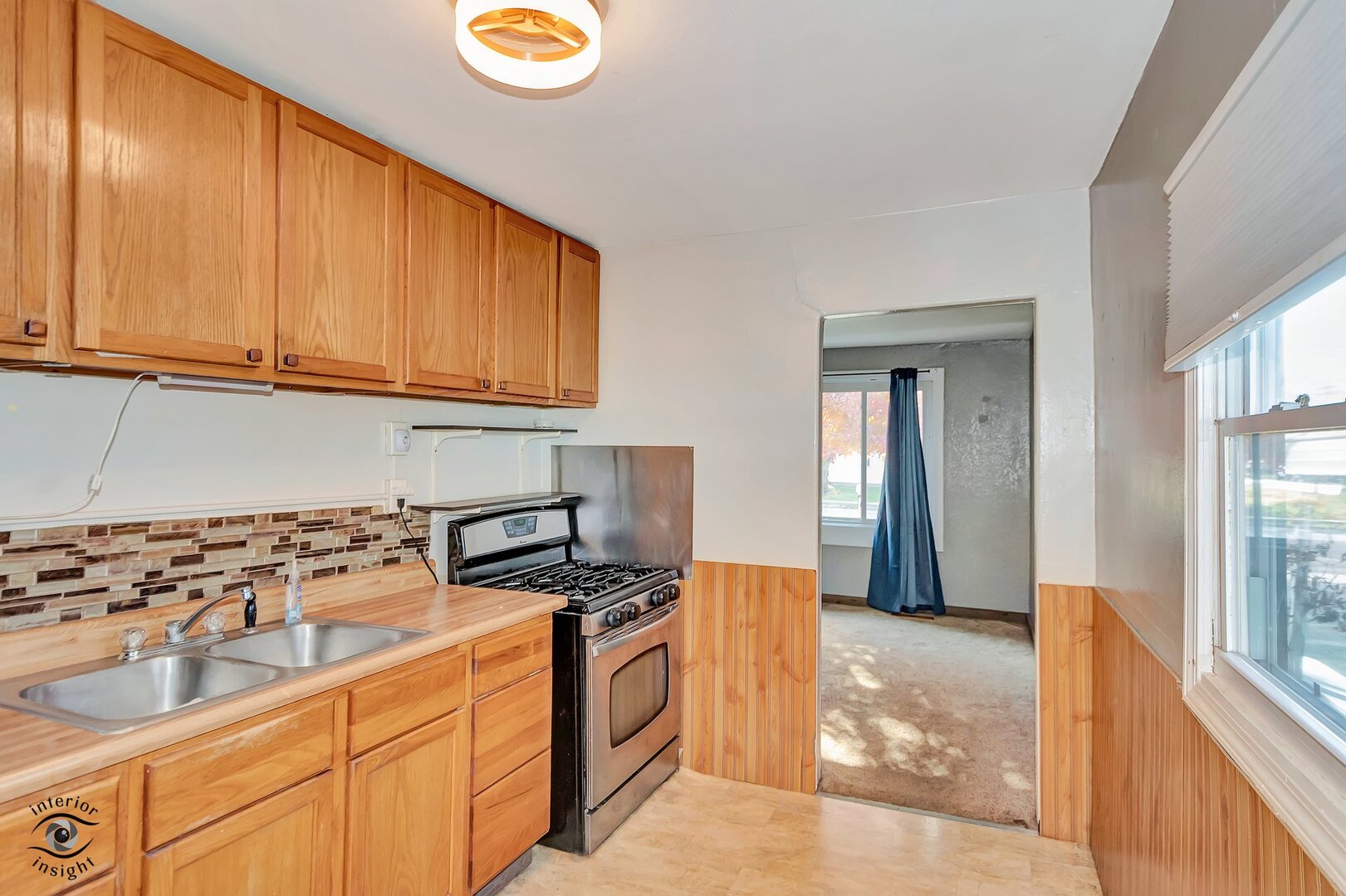 1071 E Broadway Street