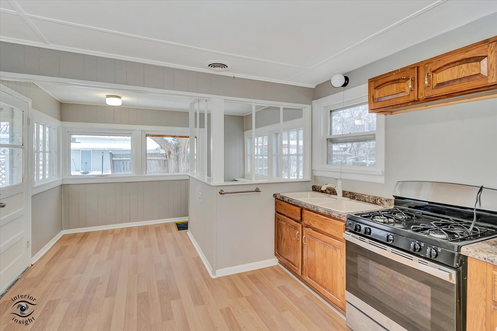 411 N Prairie Avenue