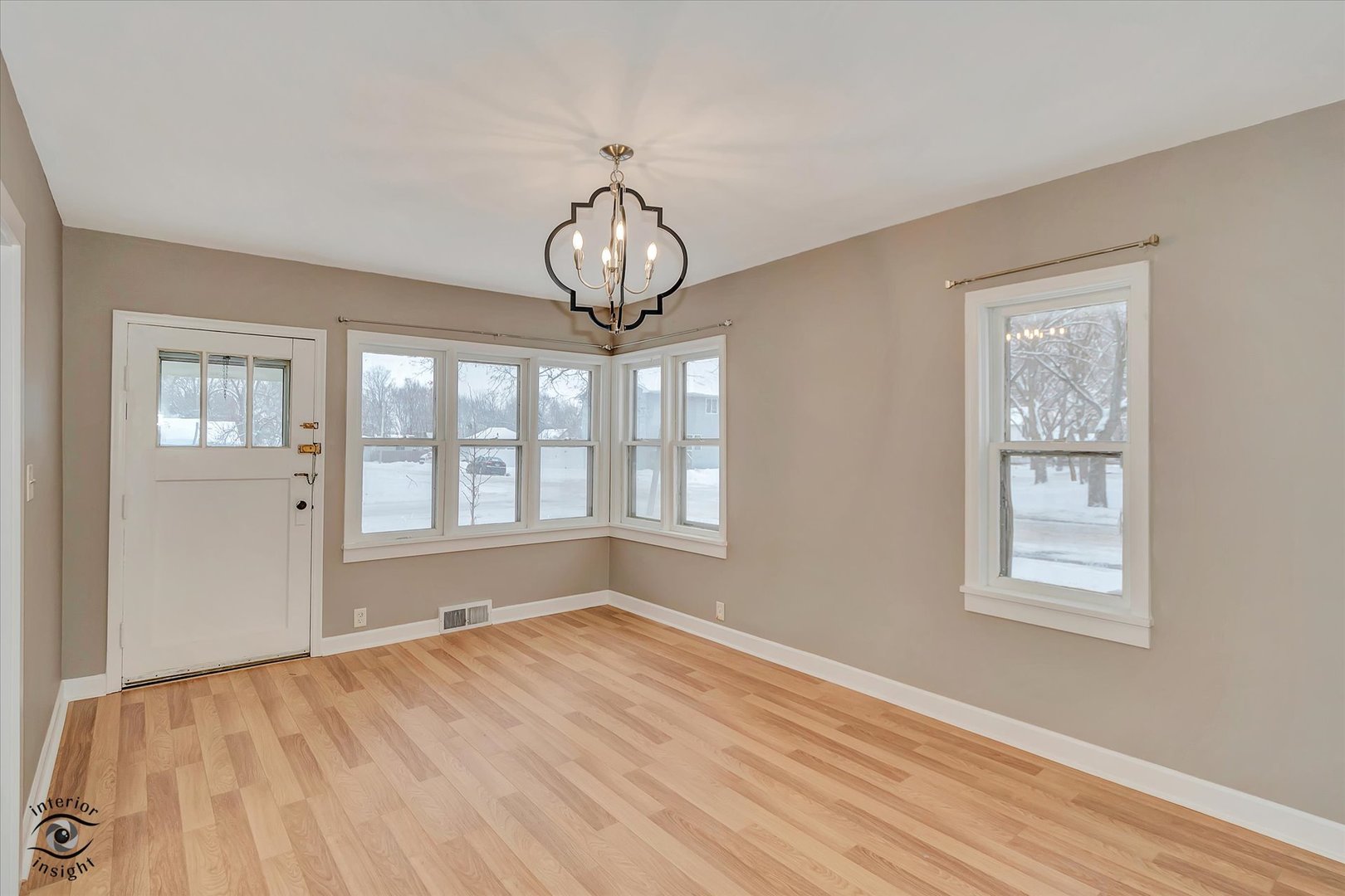 411 N Prairie Avenue