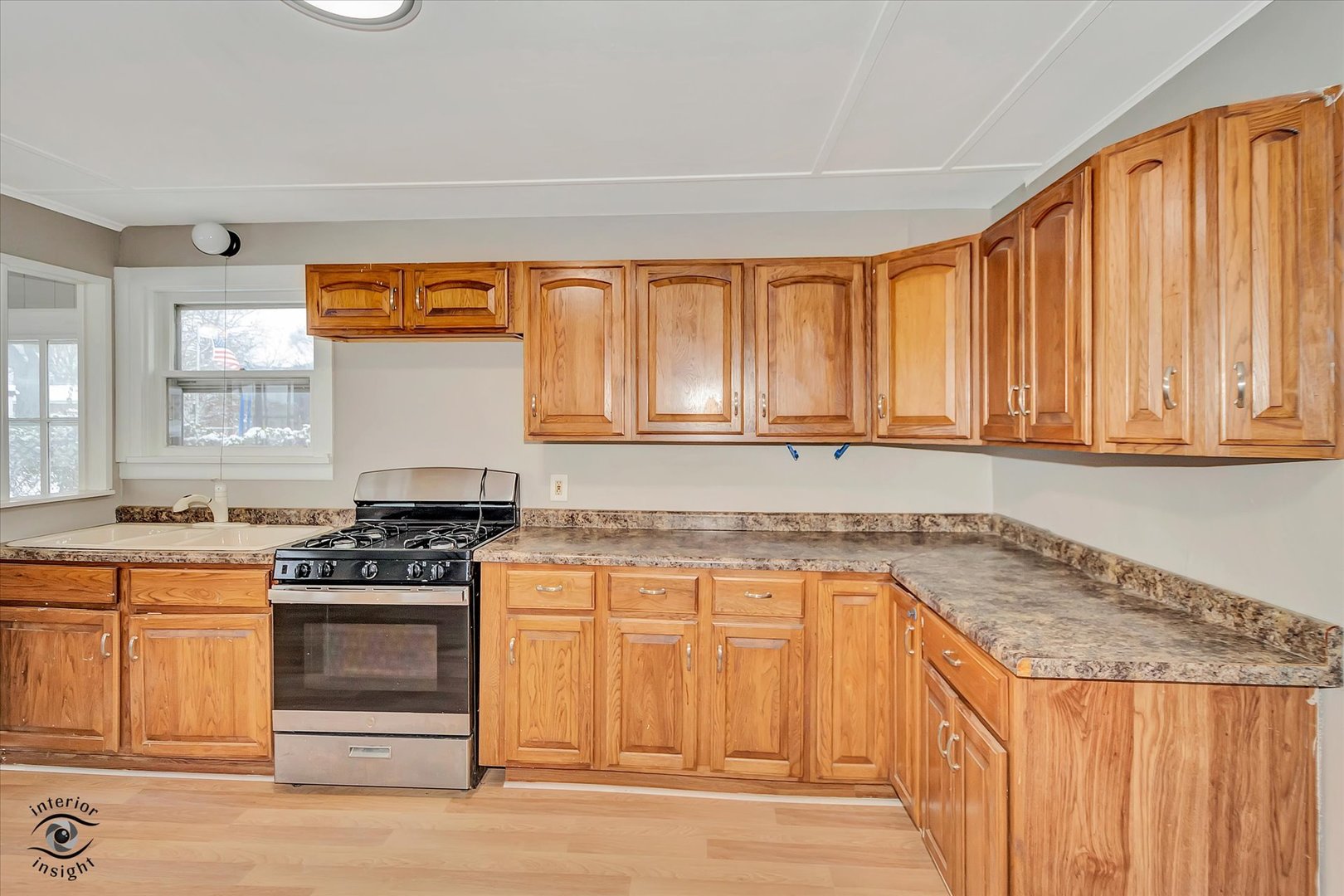 411 N Prairie Avenue