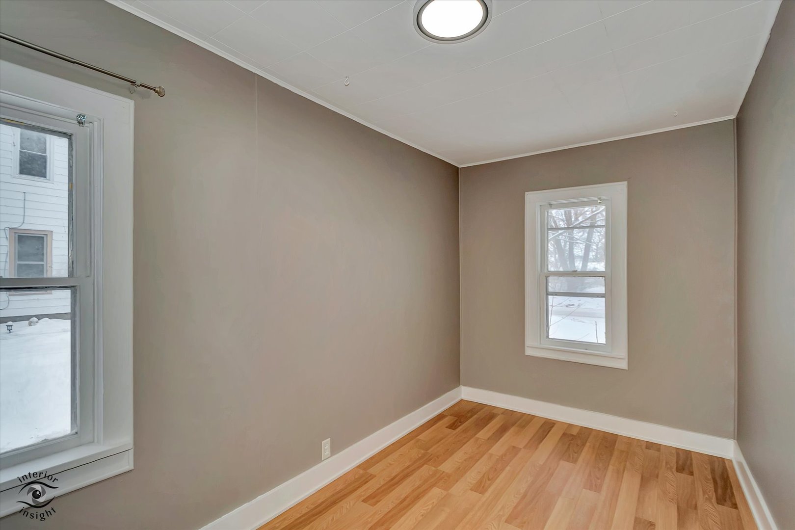 411 N Prairie Avenue