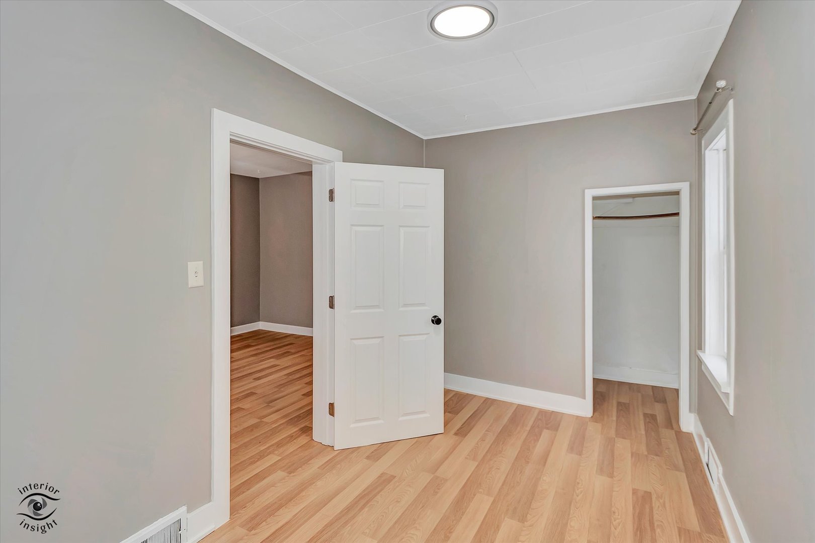 411 N Prairie Avenue