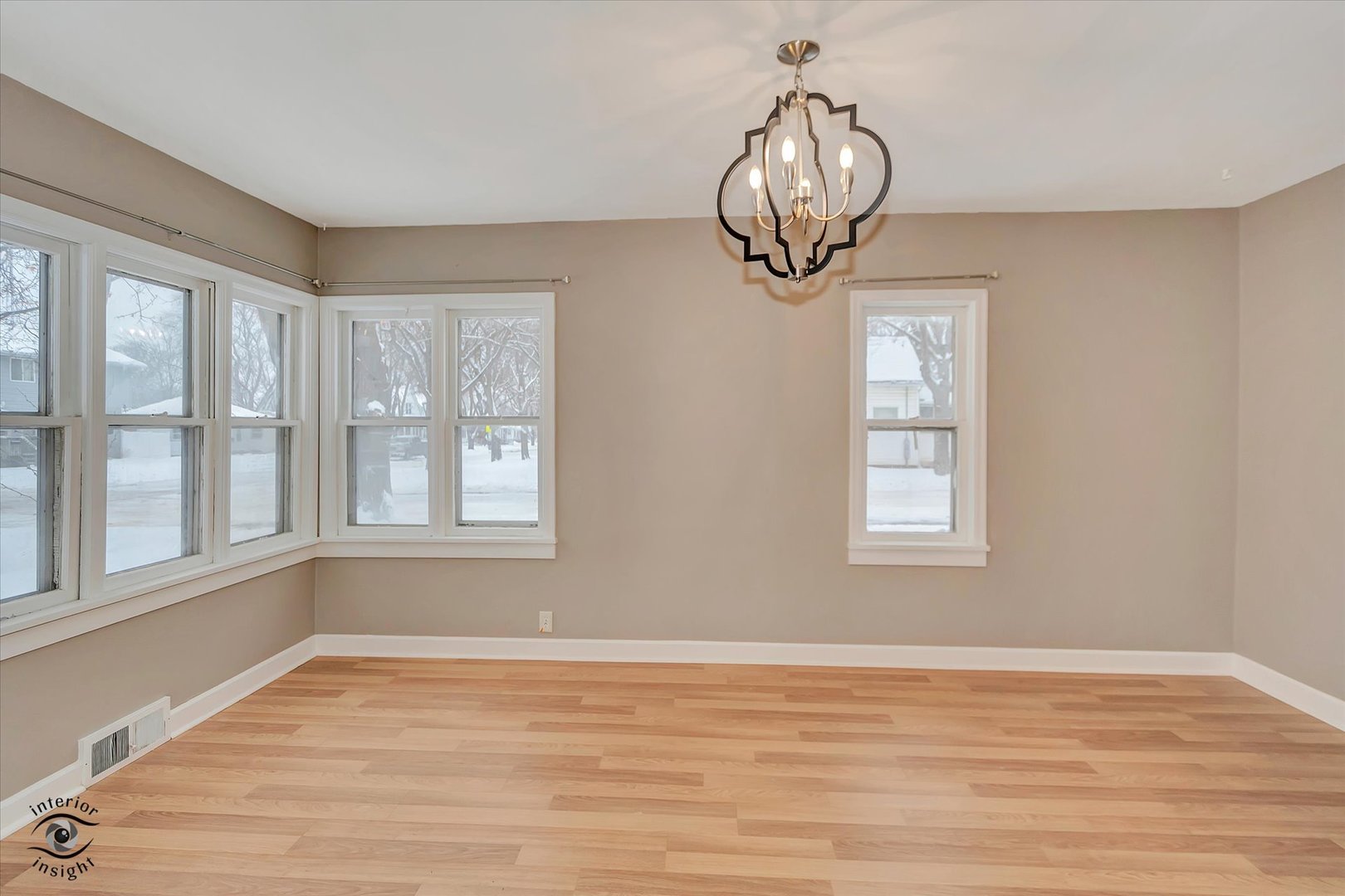 411 N Prairie Avenue