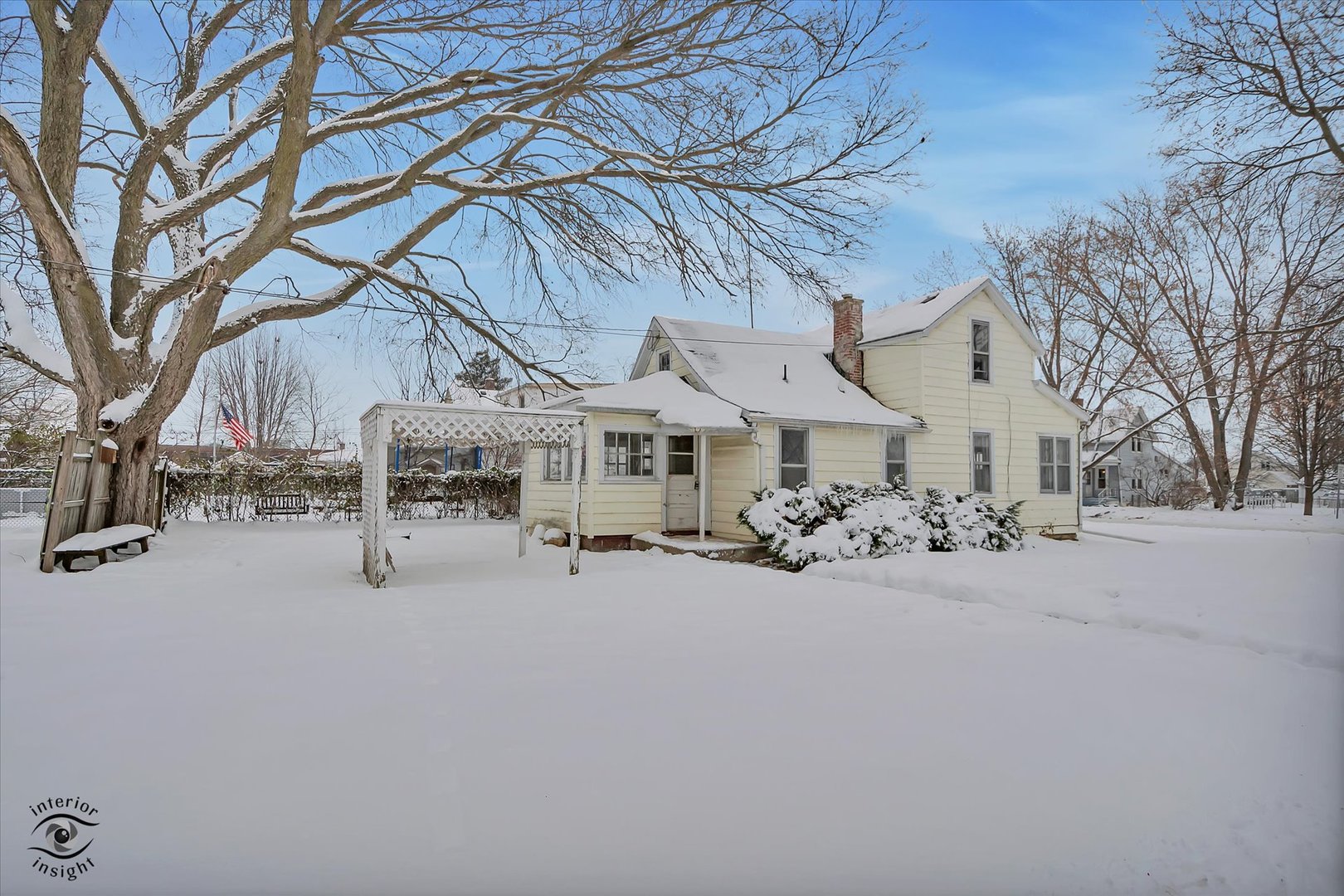 411 N Prairie Avenue