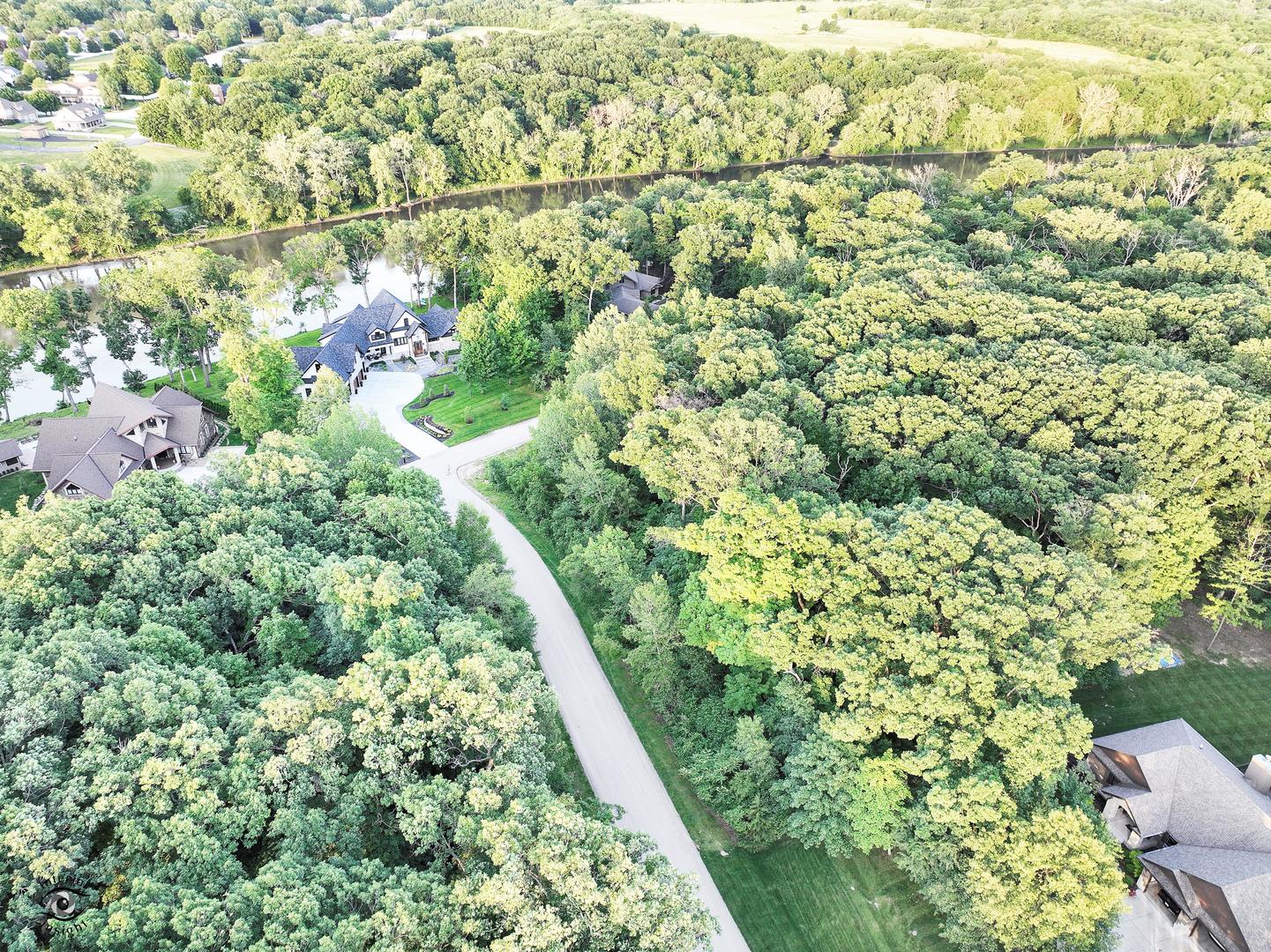 1268 Deer Path