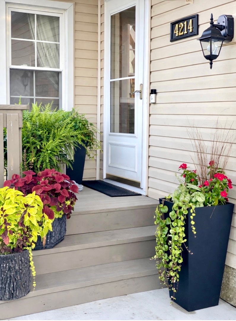 4214 W Josephine Drive