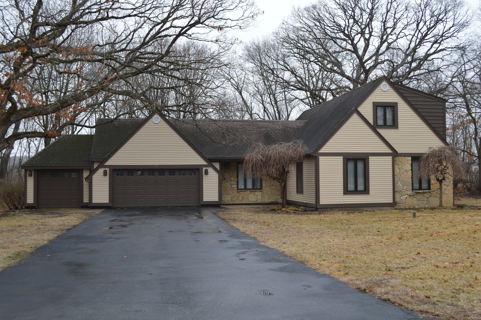 1701 Woodcrest Drive