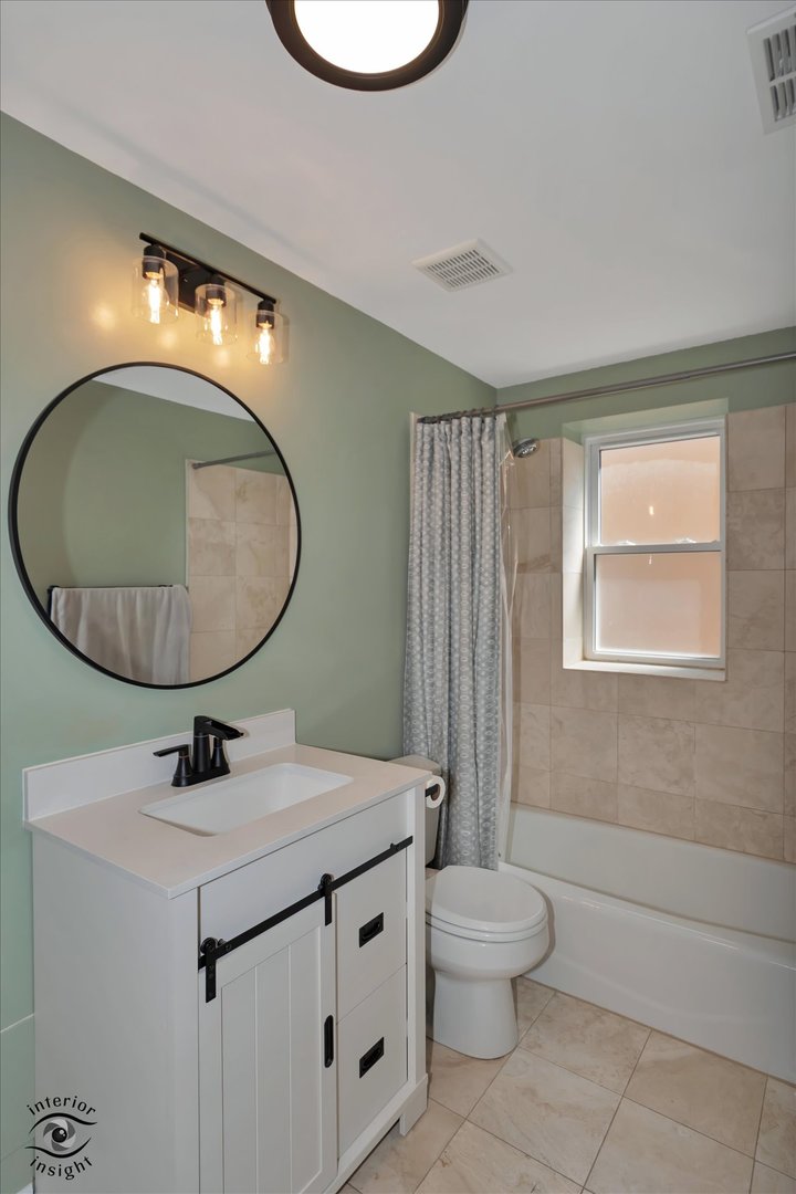 2537 Prairie Avenue Unit: 2E