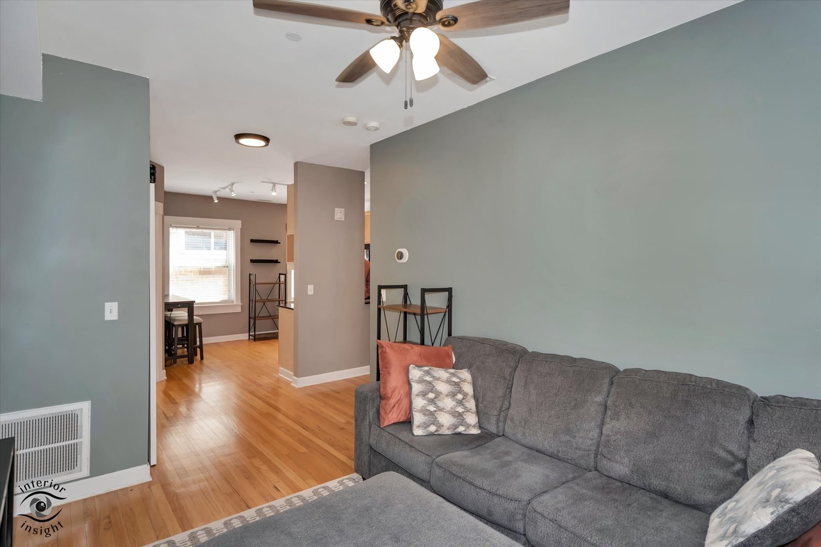2537 Prairie Avenue Unit: 2E