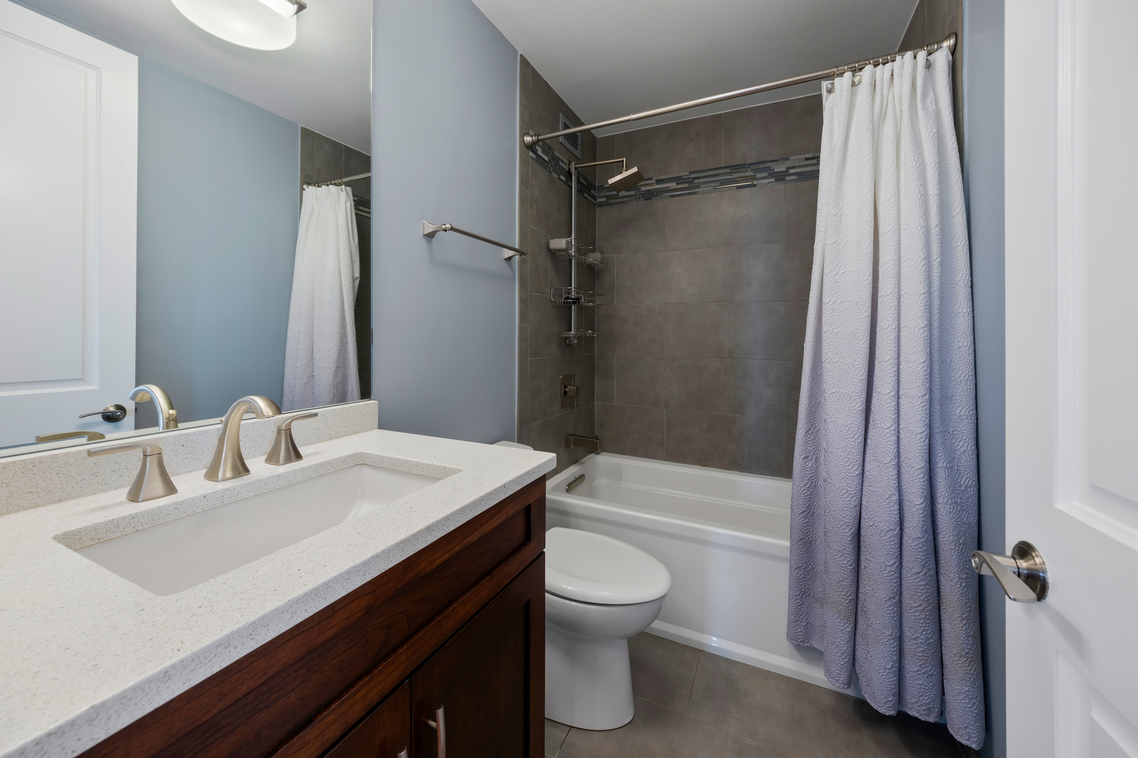 2650 N LAKEVIEW Avenue Unit: 1201