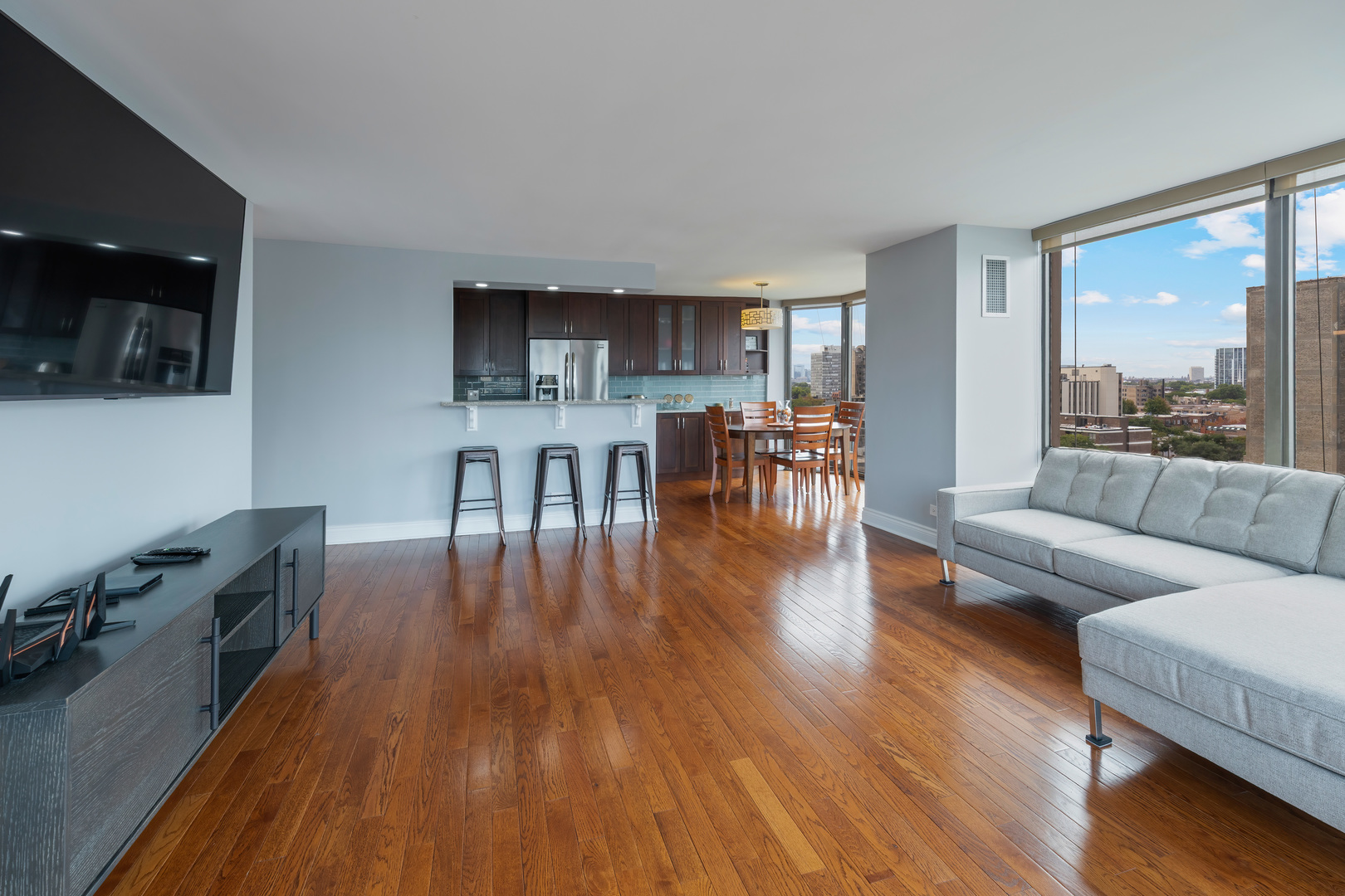 2650 N LAKEVIEW Avenue Unit: 1201