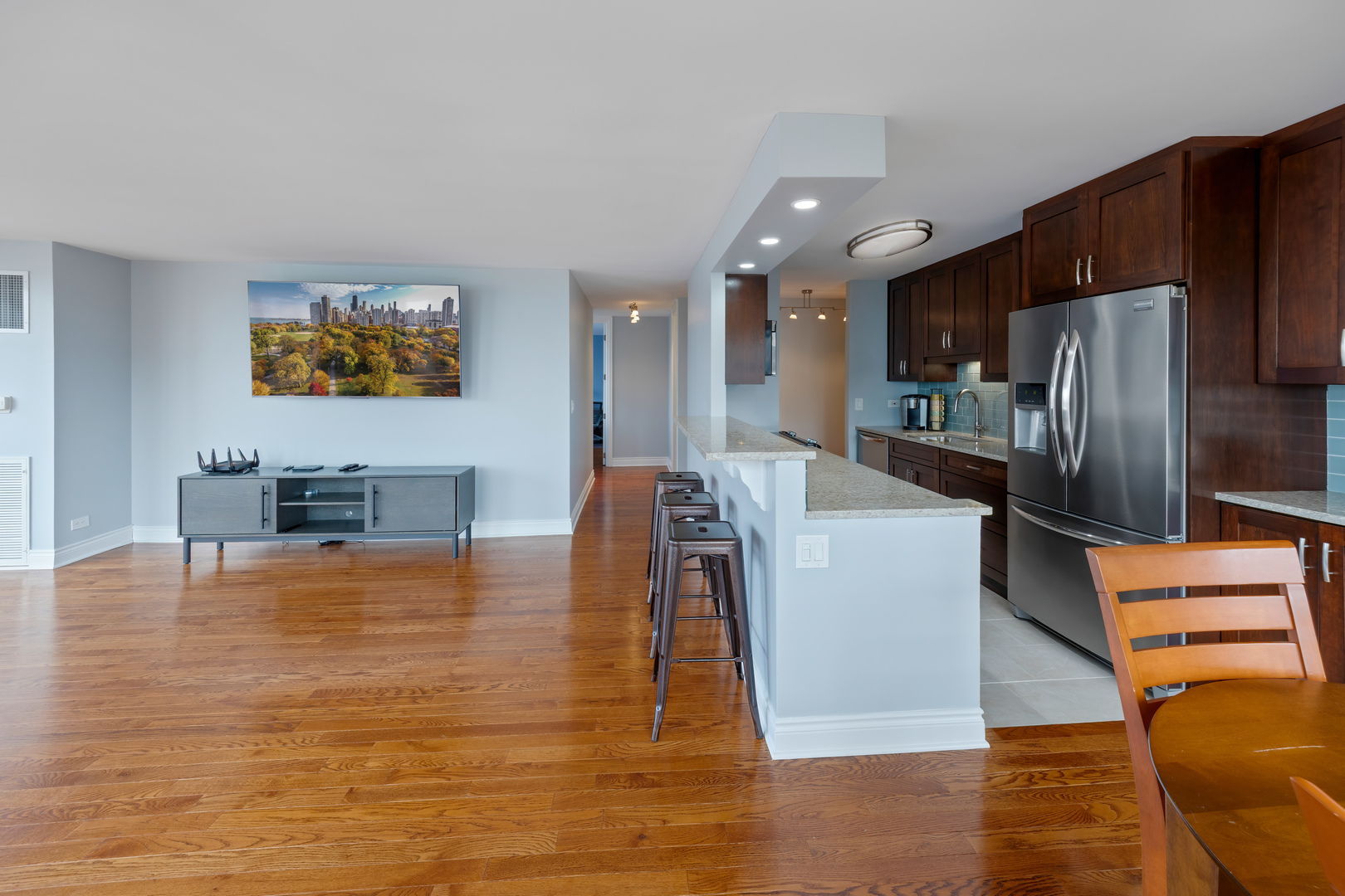 2650 N LAKEVIEW Avenue Unit: 1201