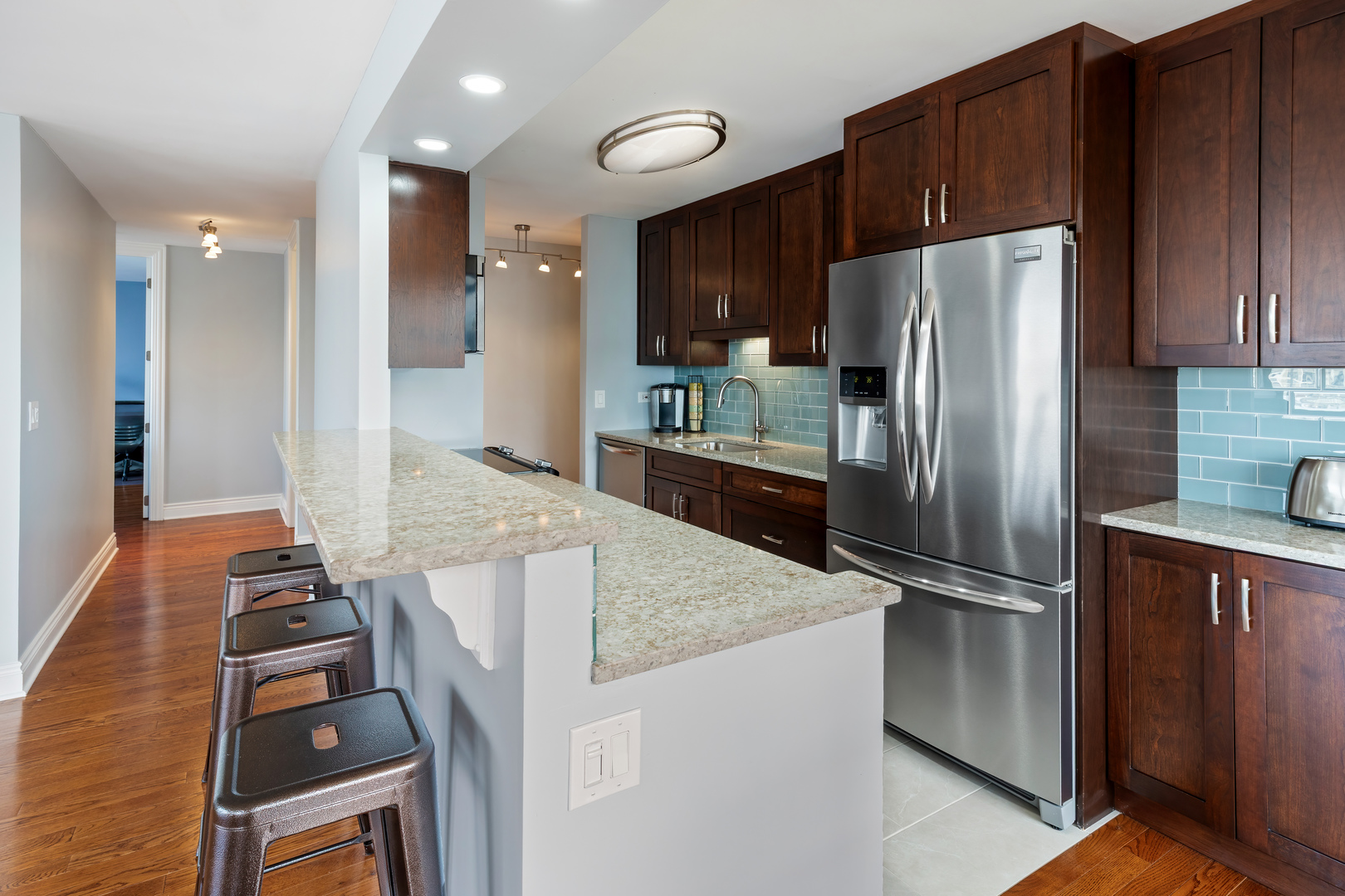 2650 N LAKEVIEW Avenue Unit: 1201