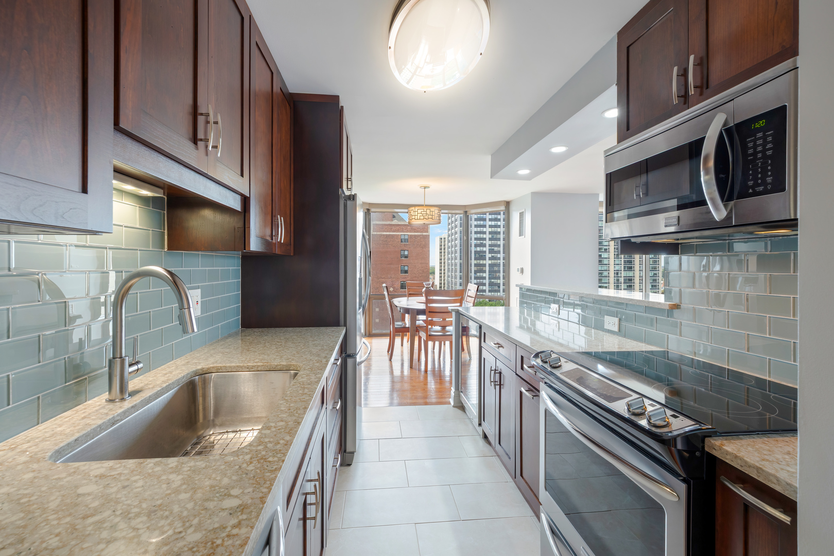 2650 N LAKEVIEW Avenue Unit: 1201