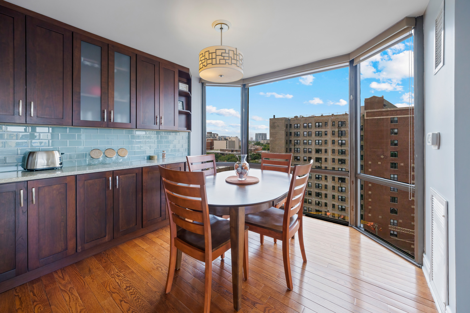 2650 N LAKEVIEW Avenue Unit: 1201