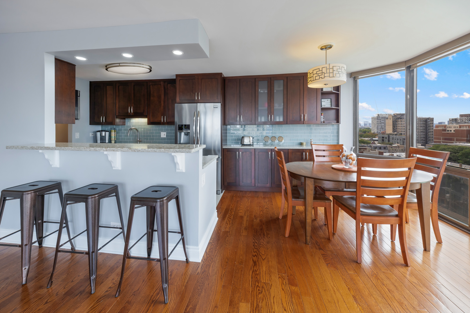 2650 N LAKEVIEW Avenue Unit: 1201