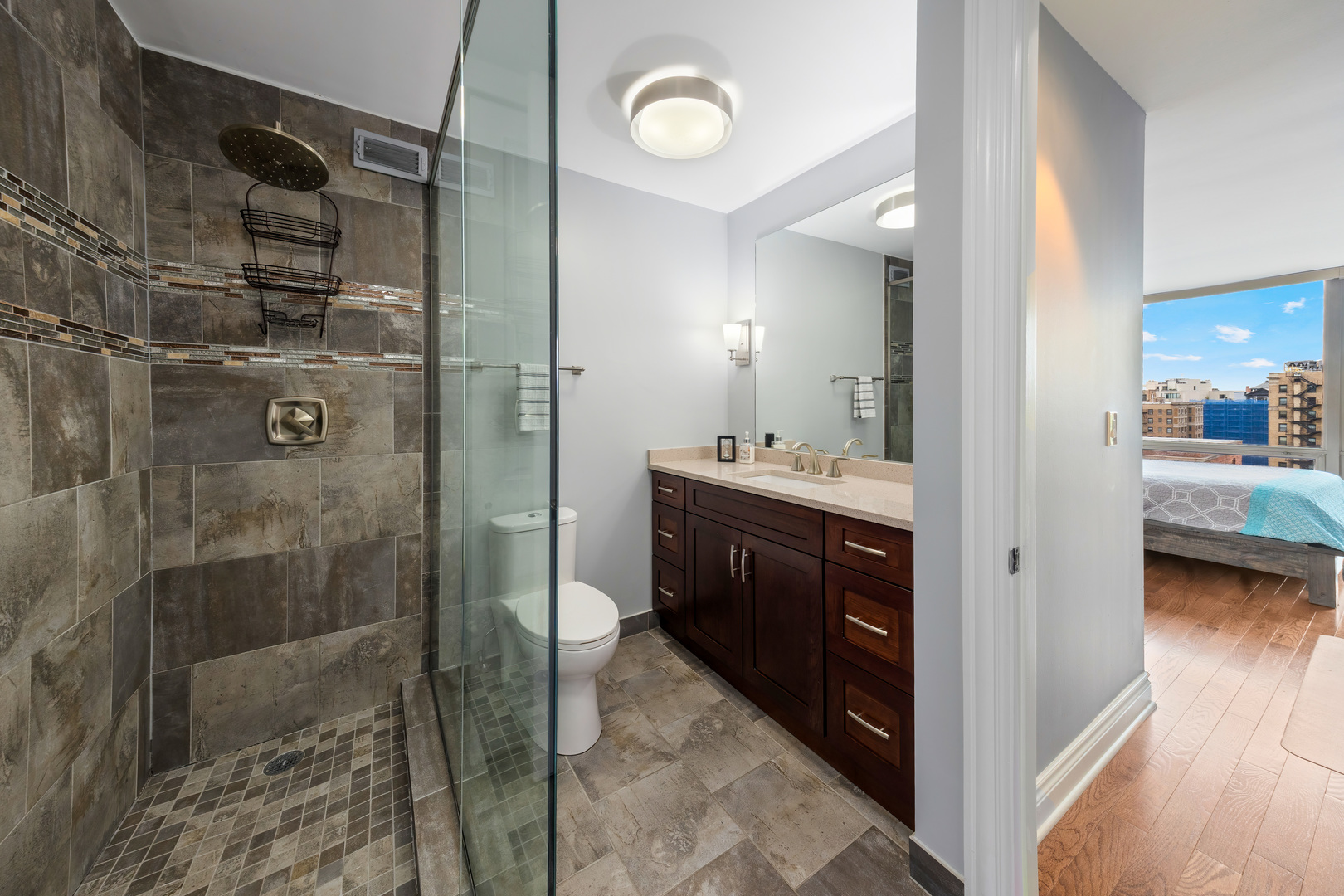 2650 N LAKEVIEW Avenue Unit: 1201